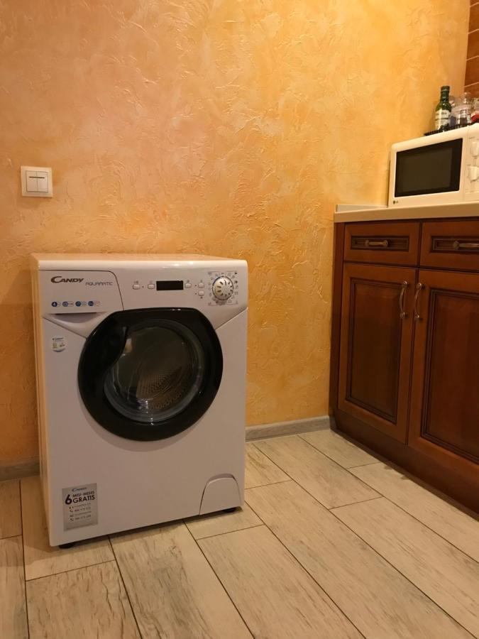 Apartment On Prospekt Mira Tsjernihiv Eksteriør bilde